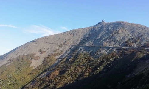 Śnieżka – Królowa Karkonoszy i Najpiękniejsza Wędrówka z Karpacza